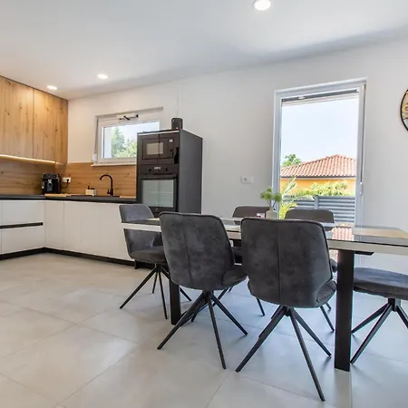 Casa de Férias Apartma Petra Dekani